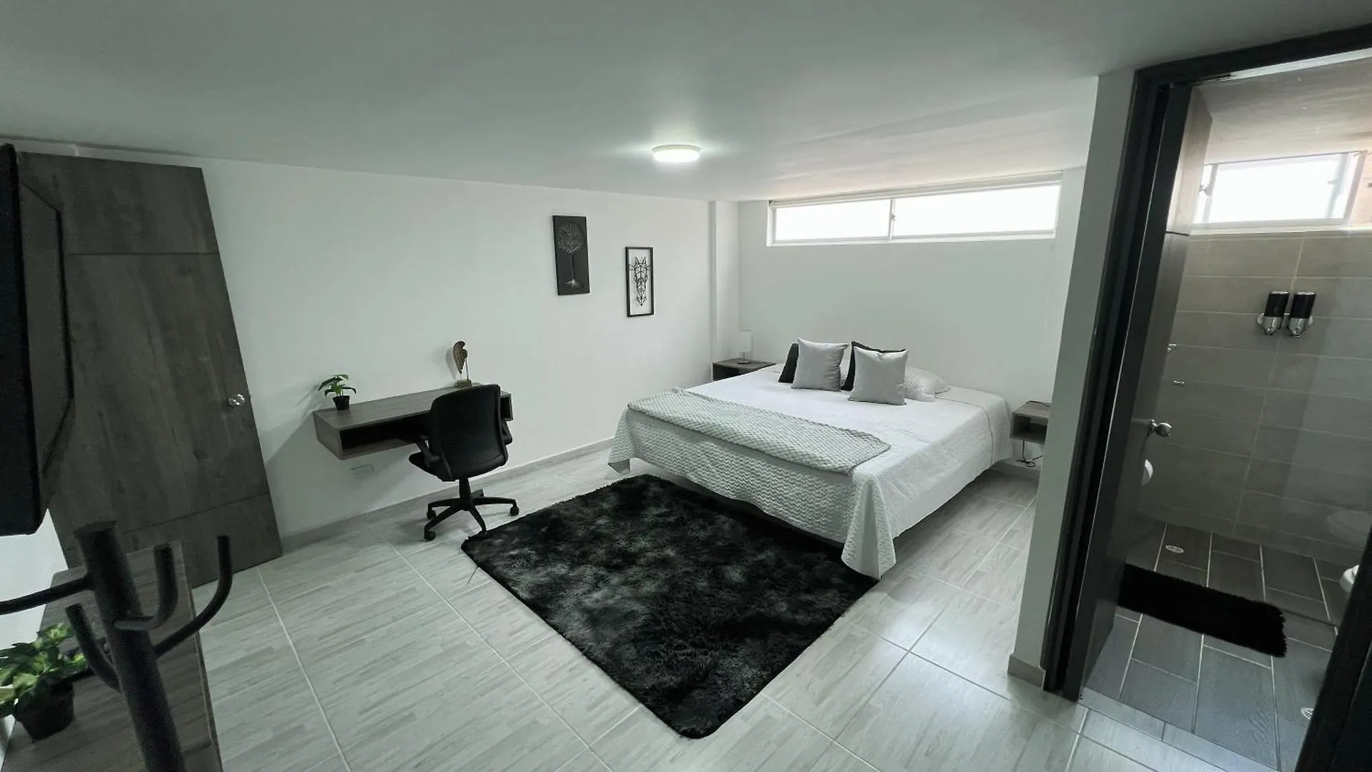 Comodo Y Amplio Apartamento En Laureles Medellín 0*,  Colombia