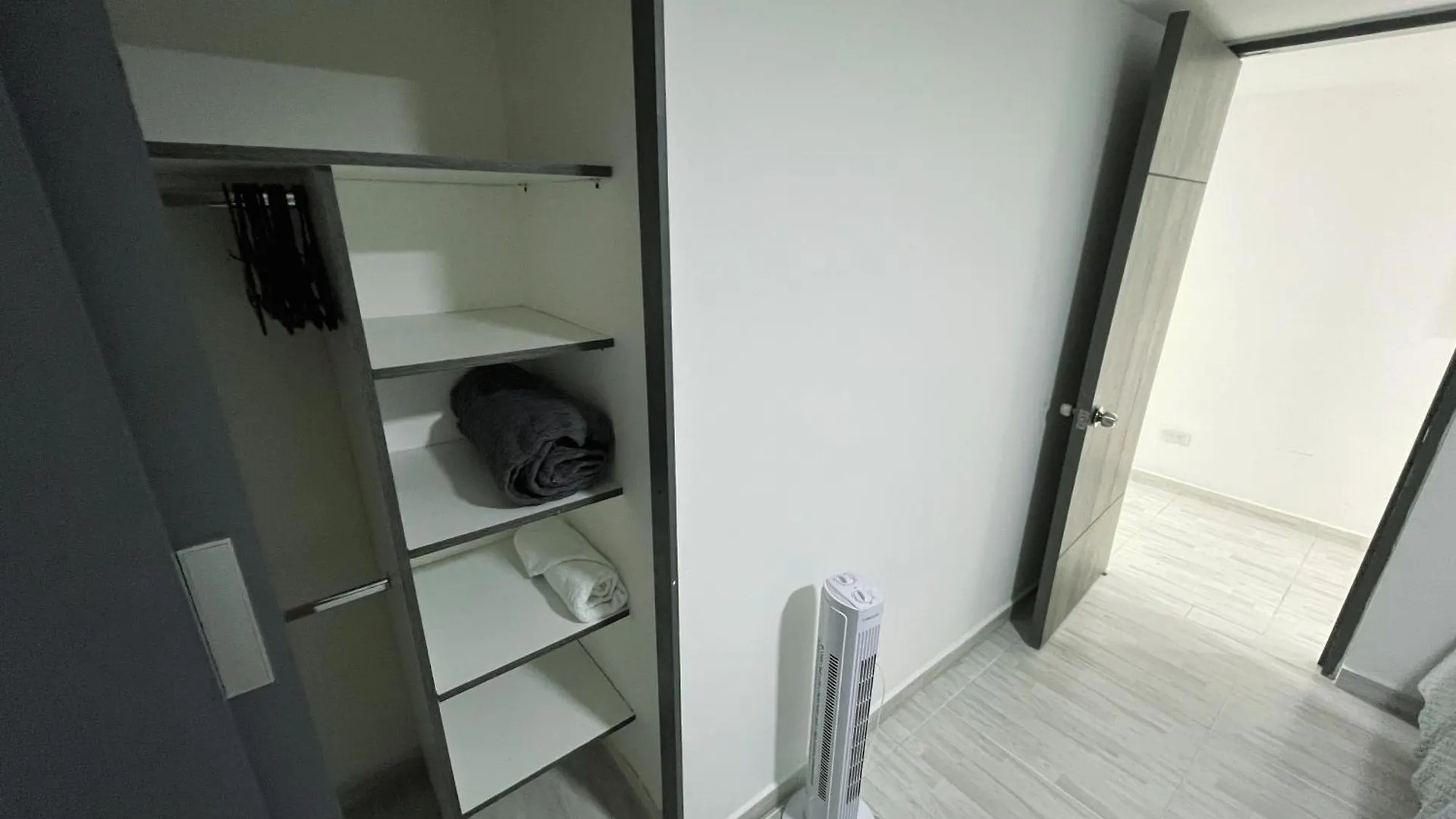 Comodo Y Amplio Apartamento En Laureles Medellín 0*,