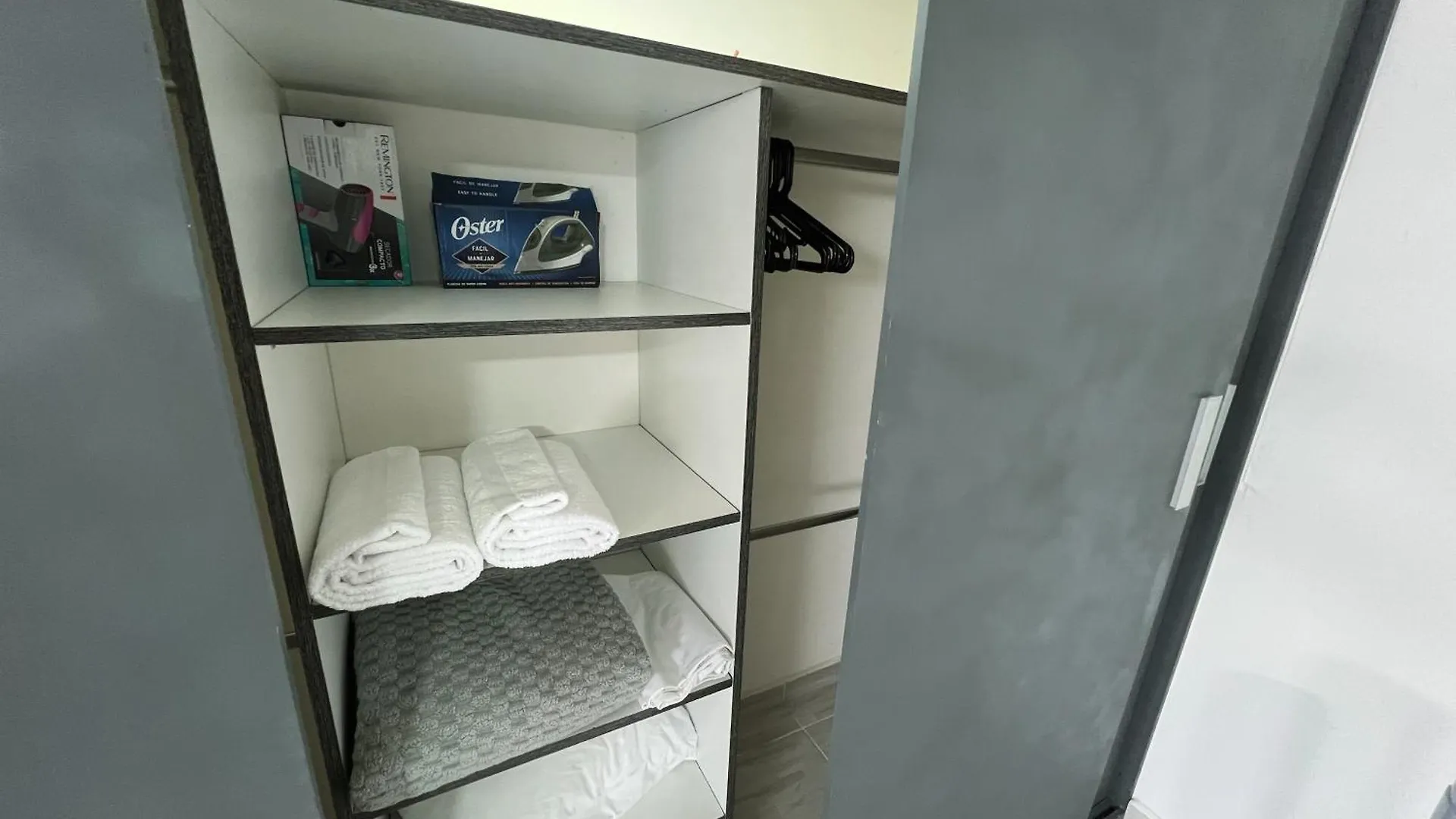 Comodo Y Amplio Apartamento En Laureles Medellín Colombia
