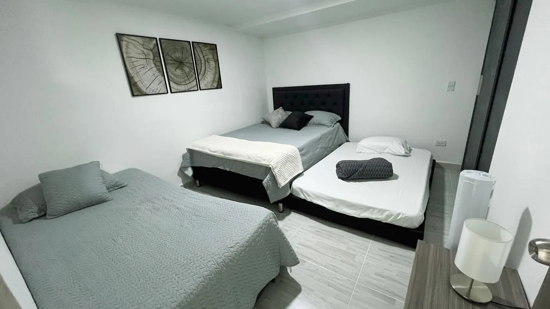 Comodo Y Amplio Apartamento En Laureles Medellín