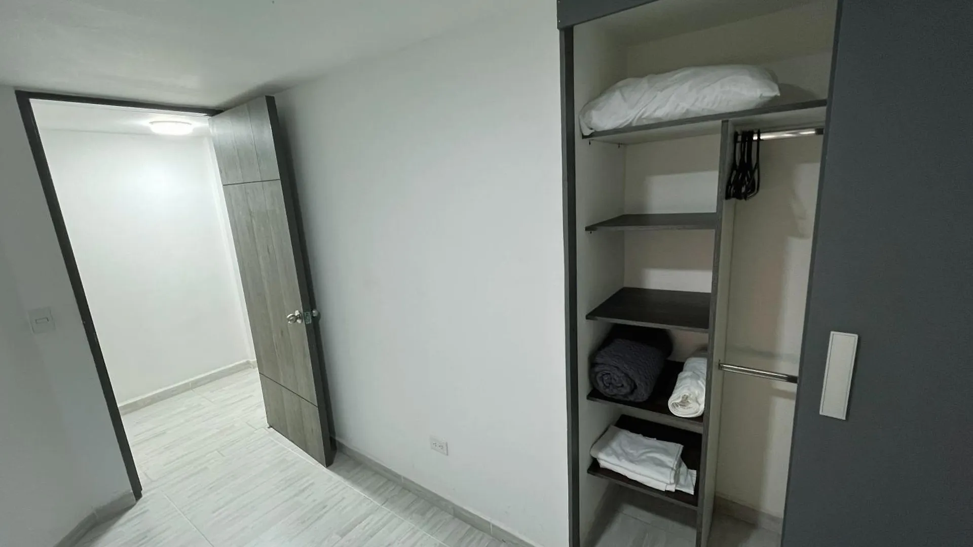 Comodo Y Amplio Apartamento En Laureles Medellín