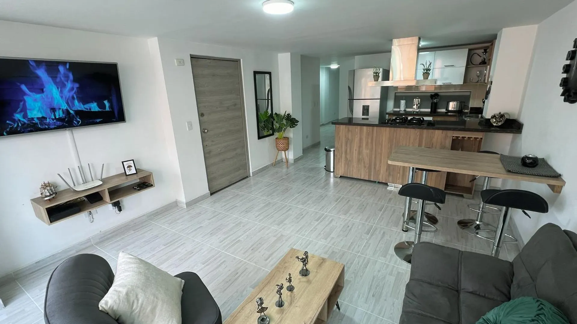 Comodo Y Amplio Apartamento En Laureles Medellín
