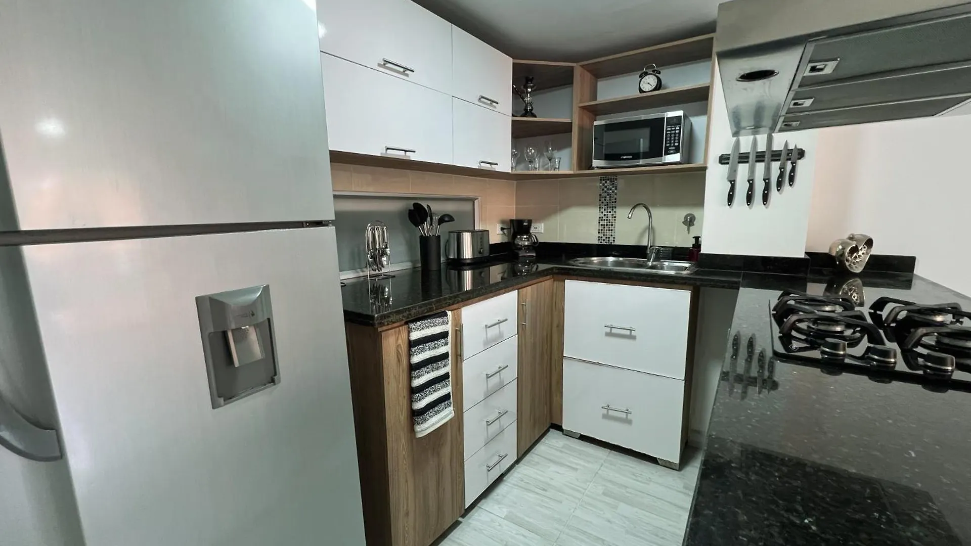 Comodo Y Amplio Apartamento En Laureles Medellín