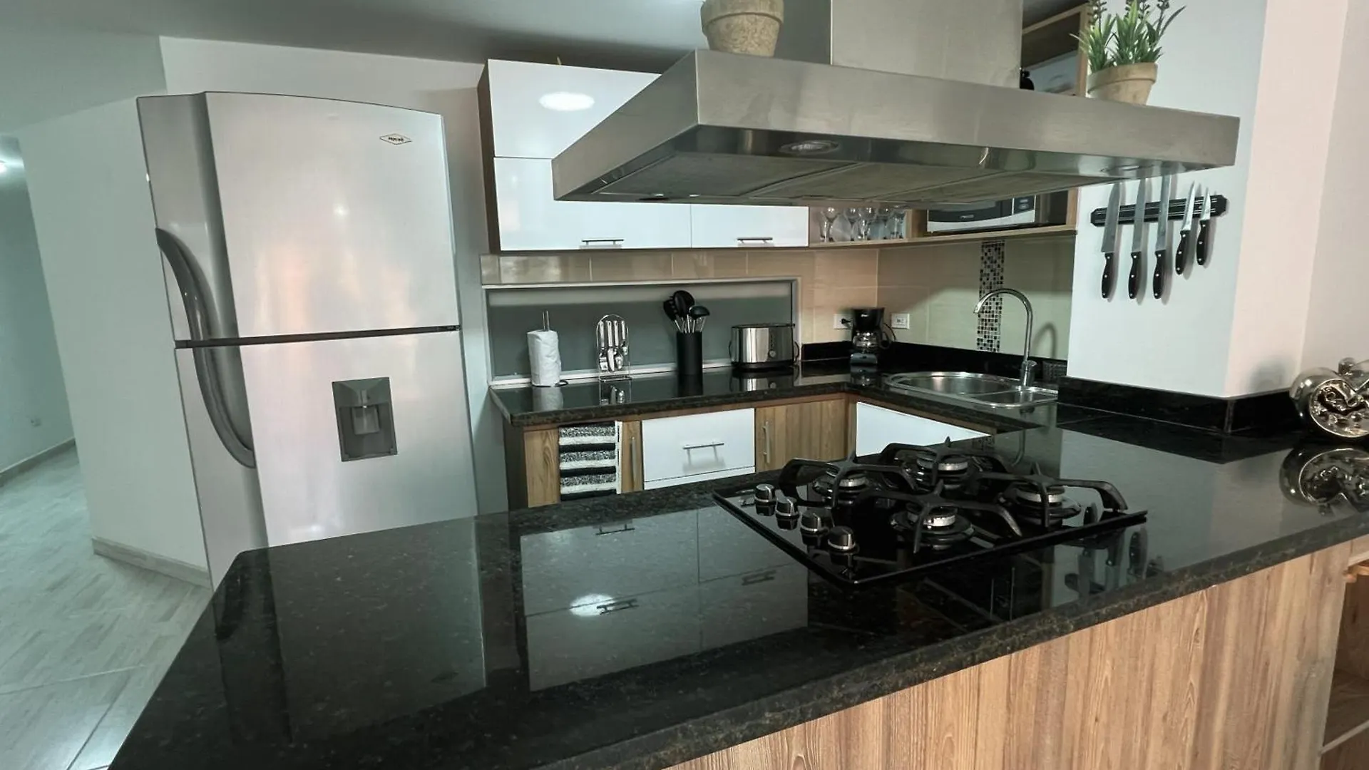 Comodo Y Amplio Apartamento En Laureles Medellín