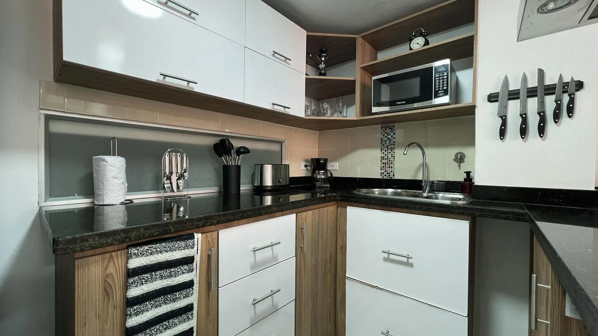 Comodo Y Amplio Apartamento En Laureles Medellín