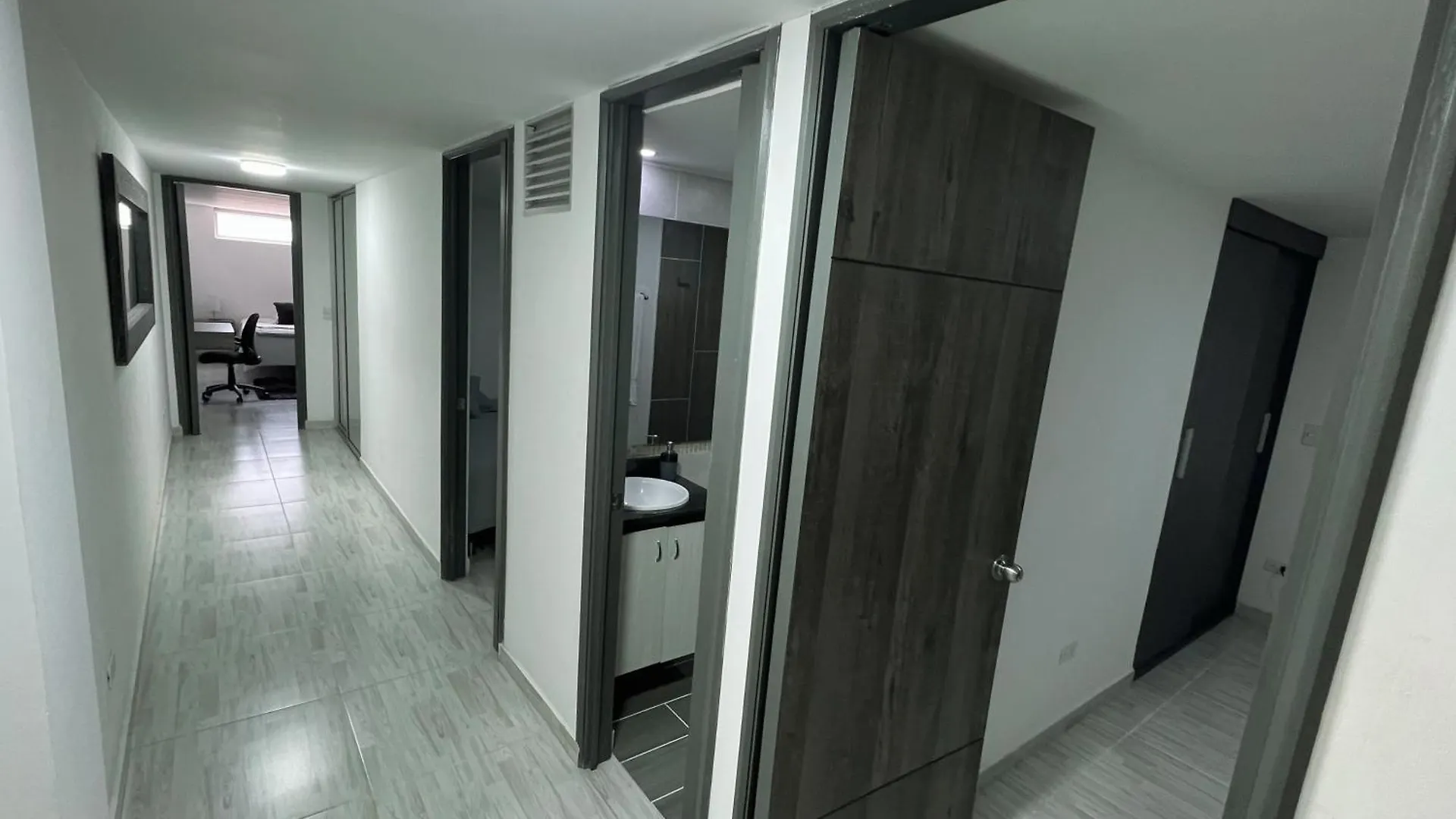 Comodo Y Amplio Apartamento En Laureles Medellín
