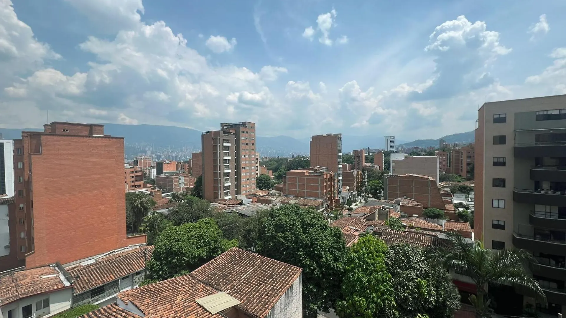 Apartment Comodo Y Amplio Apartamento En Laureles Medellin